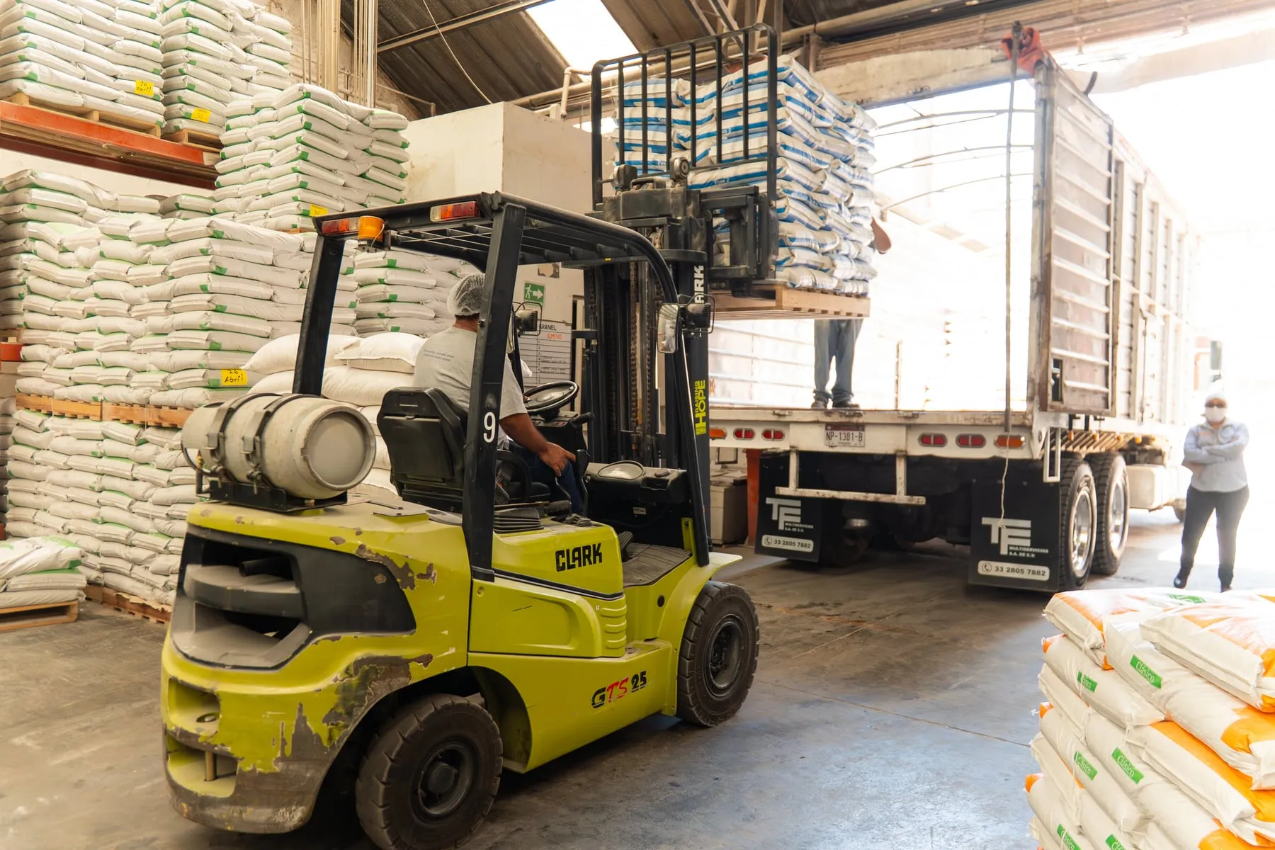 Shipping to the distributor network